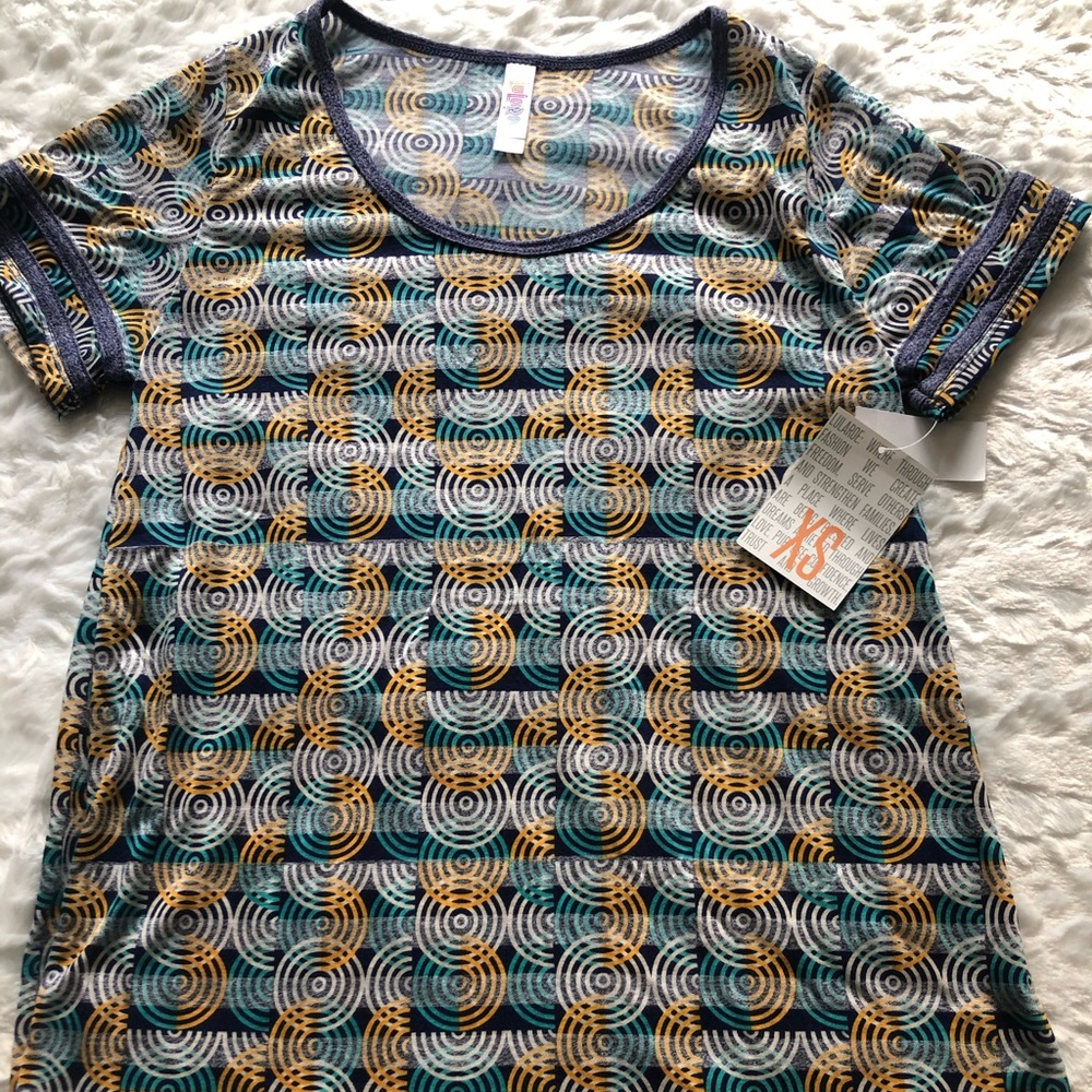 NWT Circle Design XS LuLaRoe Classic T